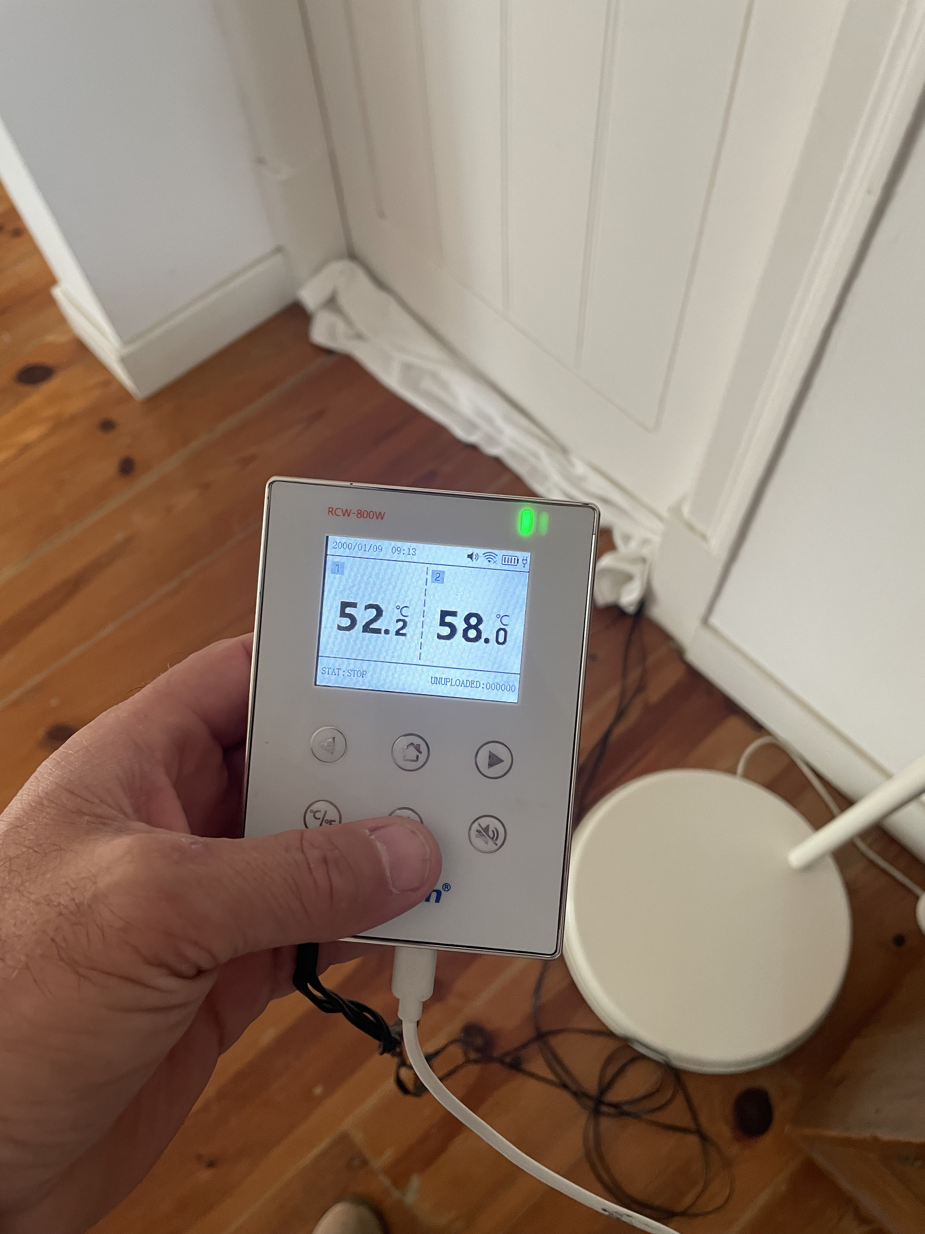 Equipa BestControl Heaters em operação de desinfestação térmica de percevejos — bed bug heat treatment profissional